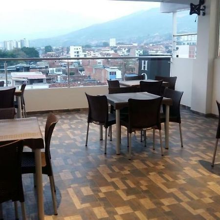 Hotel Giron Plaza מראה חיצוני תמונה