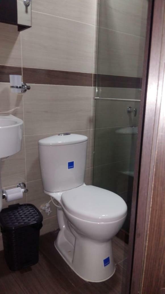Hotel Giron Plaza מראה חיצוני תמונה