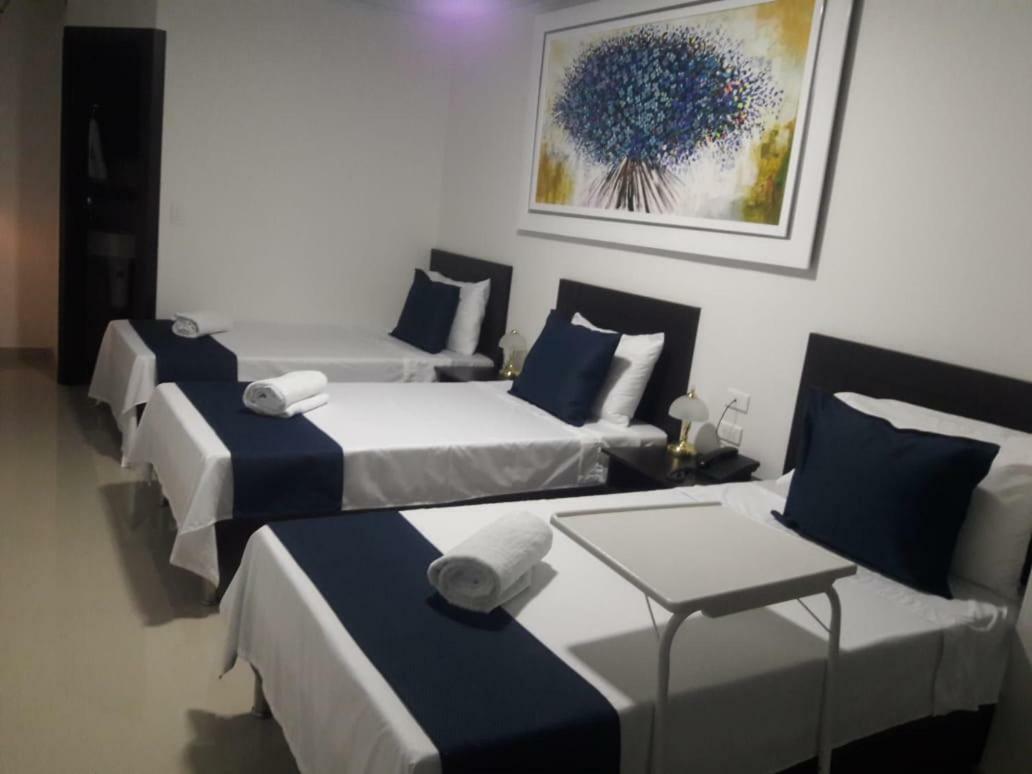 Hotel Giron Plaza מראה חיצוני תמונה